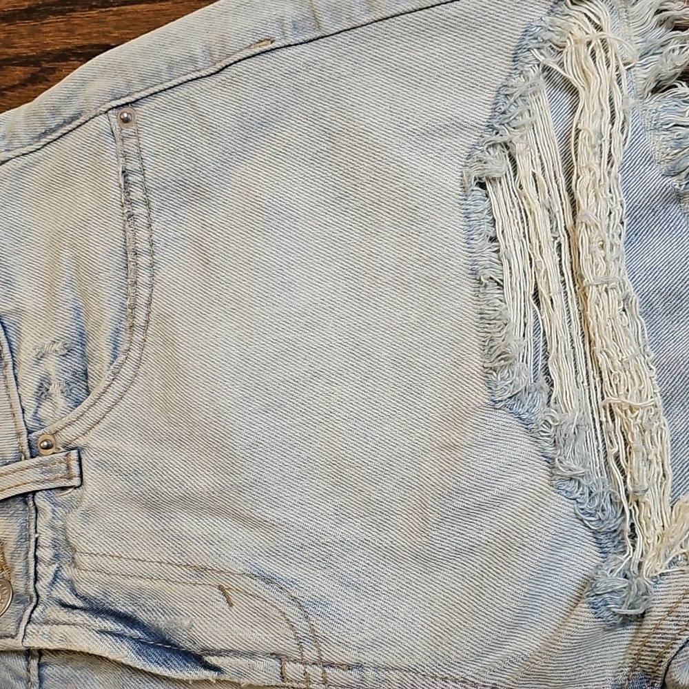 Wild Fable Light Blue Distressed Mid Rise Jean Shorts Size 4 - Picture 6 of 12